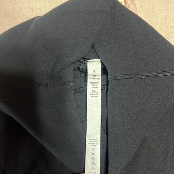 Lululemon leggings size 4 22” inseam inch cropped black align material - Picture 4 of 7